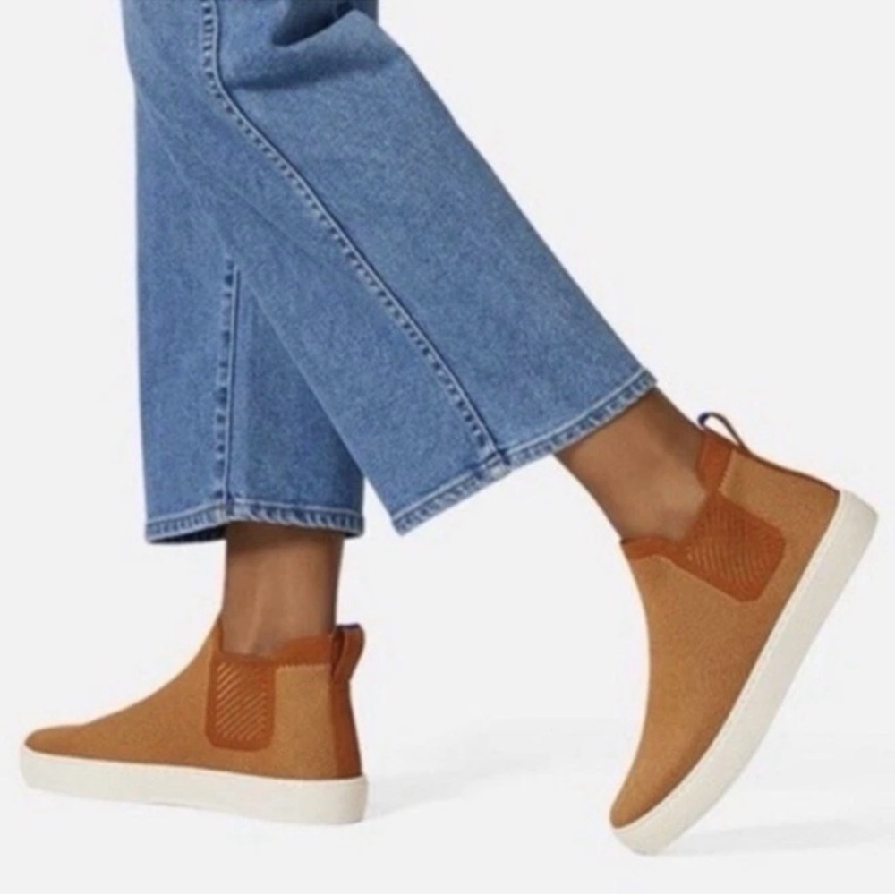 ROTHY’S The Chelsea Sneaker Boot in Fawn Size 6.5